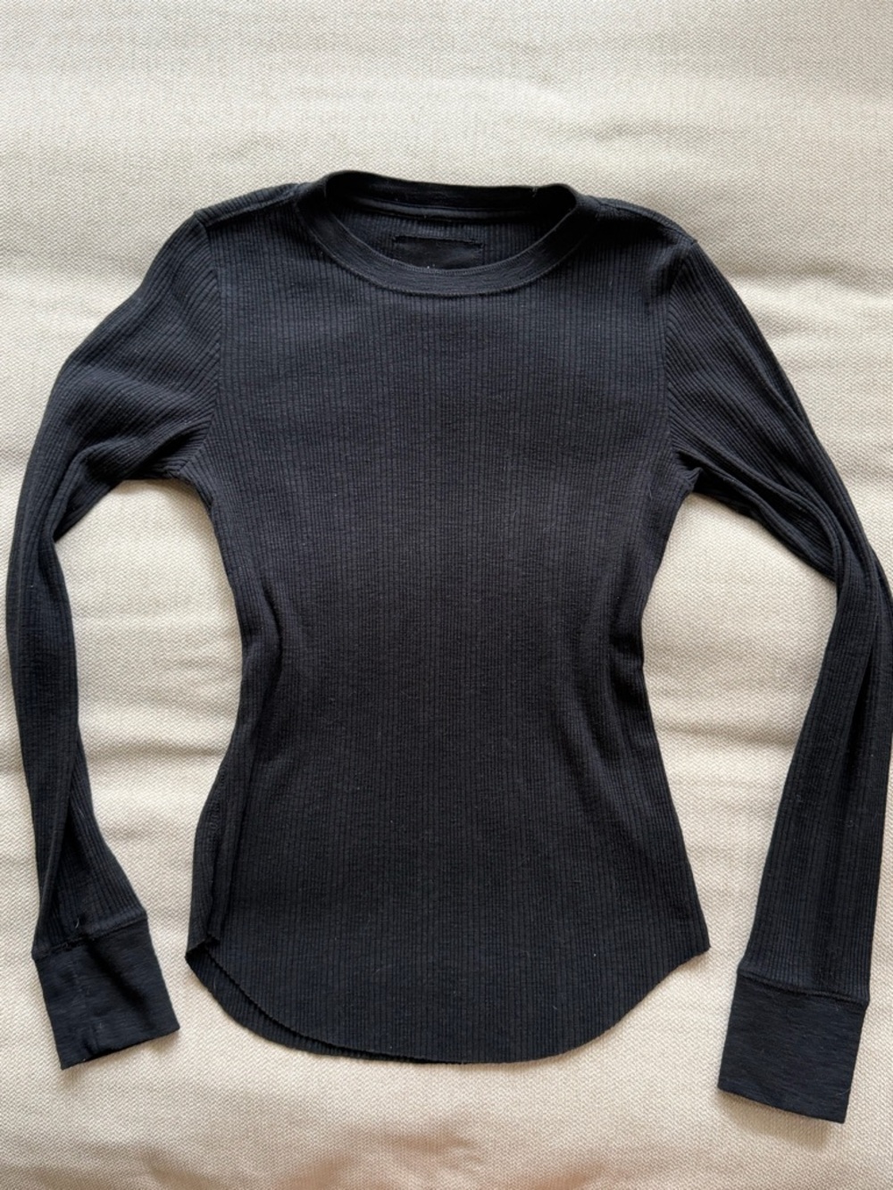 aerie Black Ribbed Long-Sleeve Scoop-Hem Tee